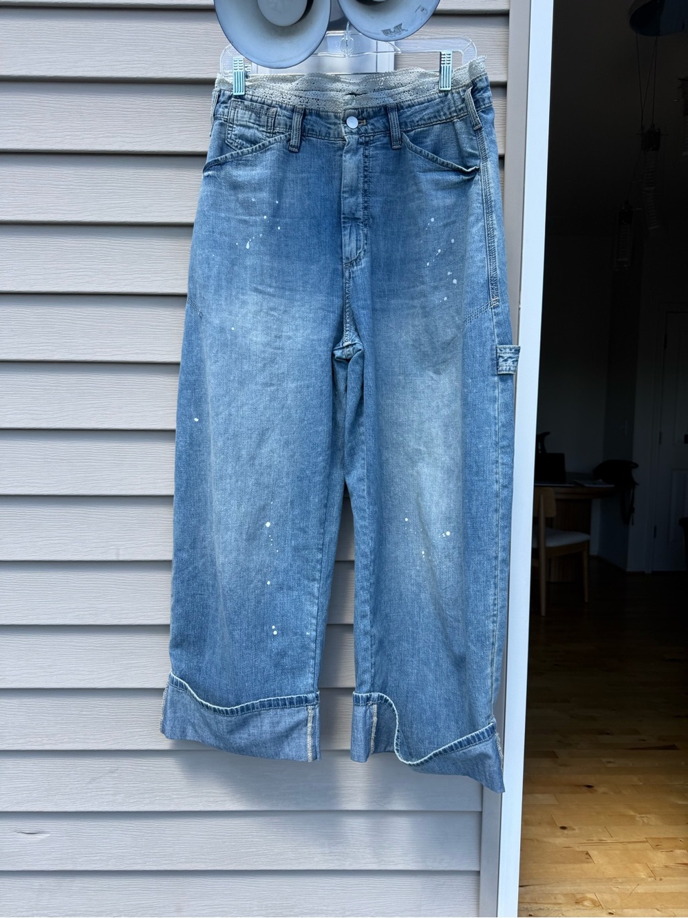New! Pilcro Kayden High-Rise Carpenter
Barrel Jeans! Size 29 - Picture 5 of 9